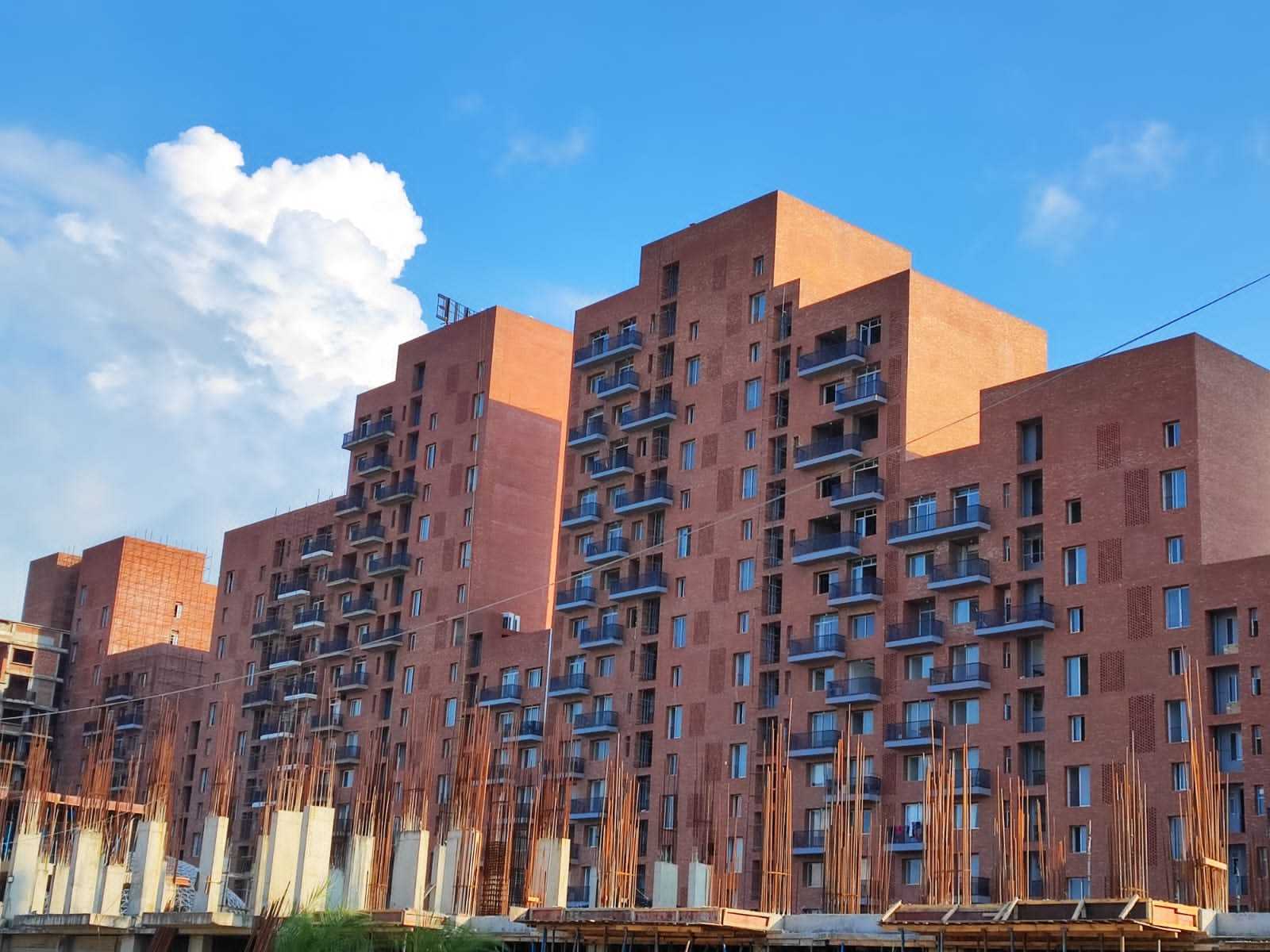 orange-castle-amar-shaheed-path-lucknow-3-bhk-apartment